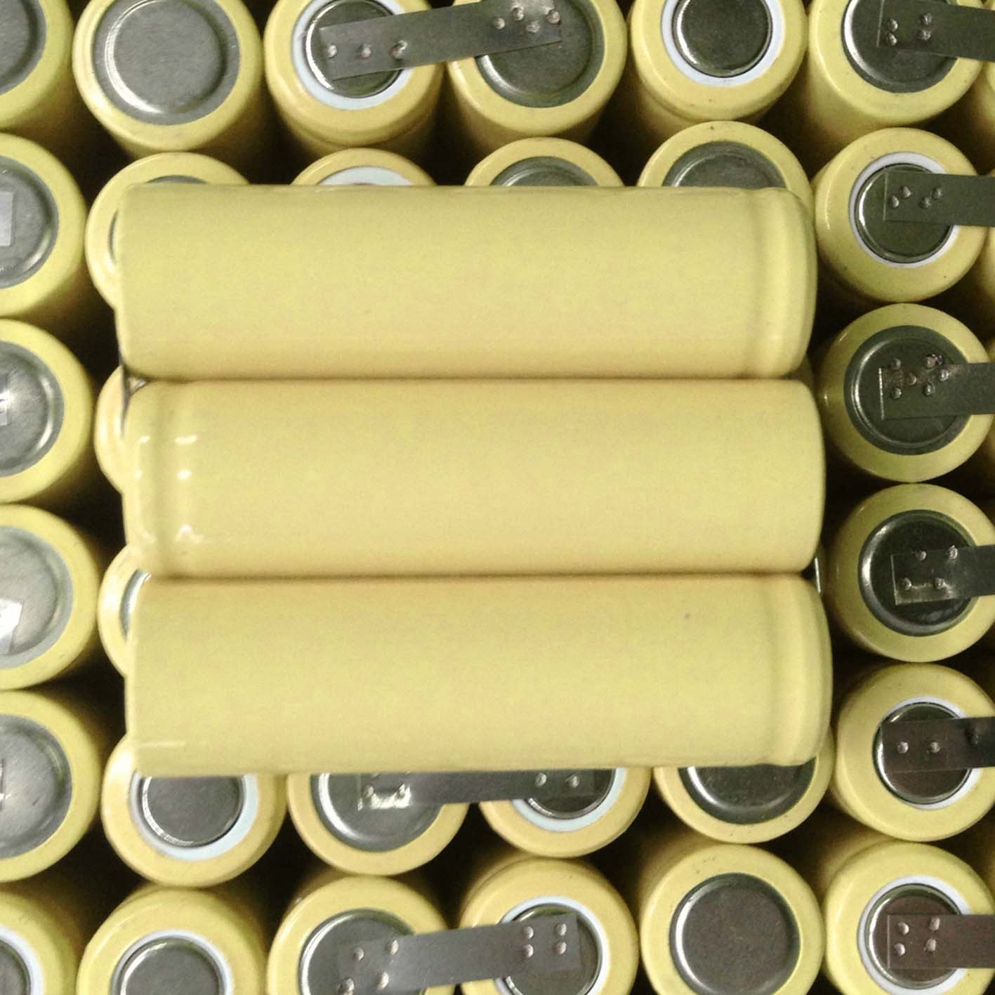 Cylindrical batteries